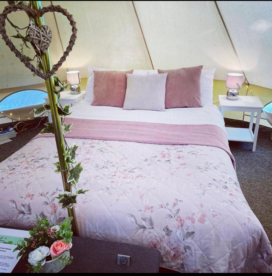 Oxford Riverside Glamping المظهر الخارجي الصورة