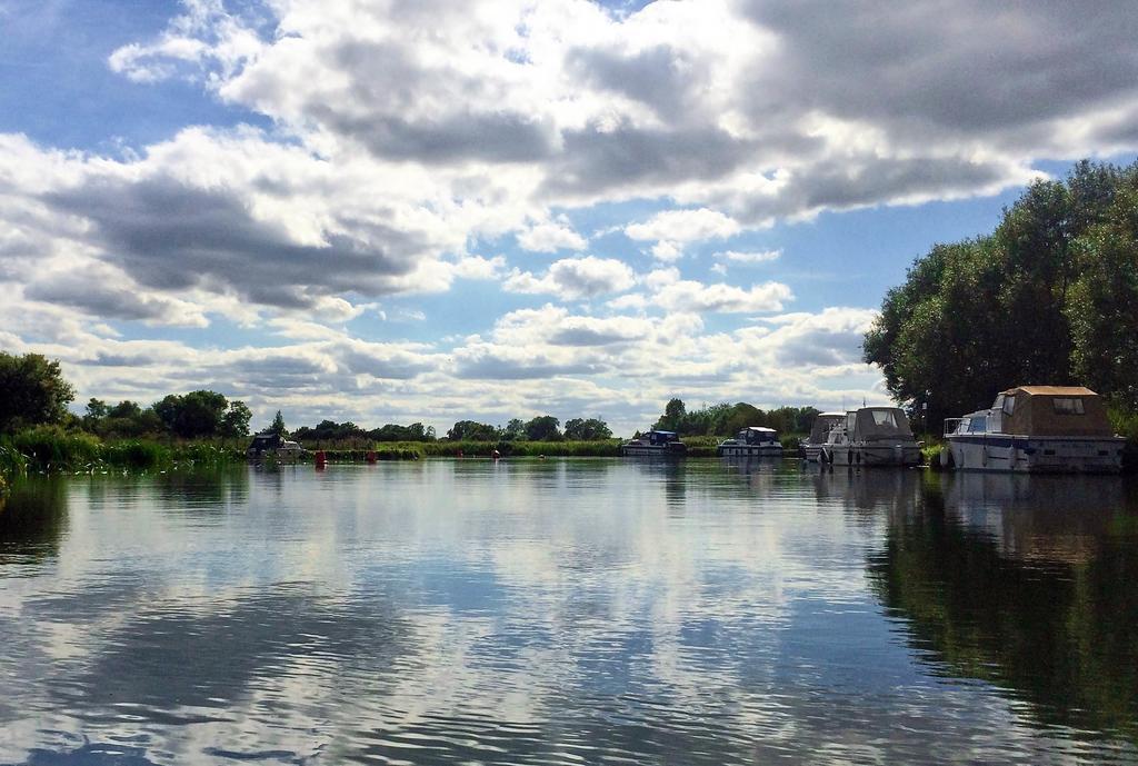 Oxford Riverside Glamping المظهر الخارجي الصورة