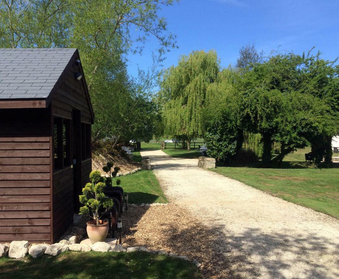Oxford Riverside Glamping المظهر الخارجي الصورة